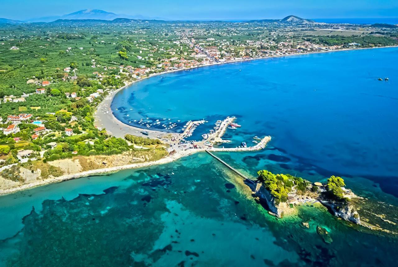 Cubaneros Holiday Inn ลากานาส ภายนอก รูปภาพ