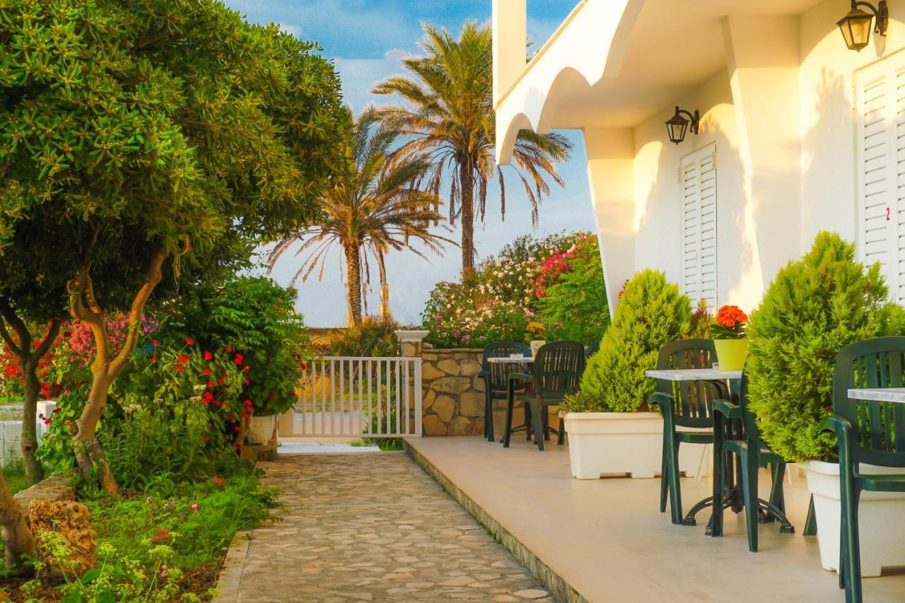 Cubaneros Holiday Inn ลากานาส ภายนอก รูปภาพ